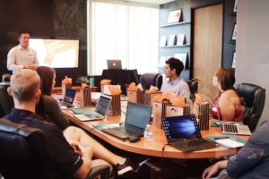 7 tips on How to Run a Sales Meeting Effectively
